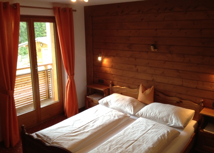 zimmer ferienwohnung schafberg für 1 bis 3 personen in lech oberlech